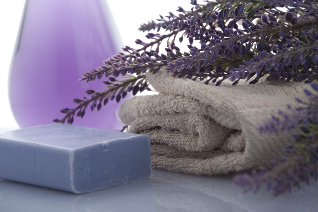 Lavender Oil Bath and Essential Oil Diffuser